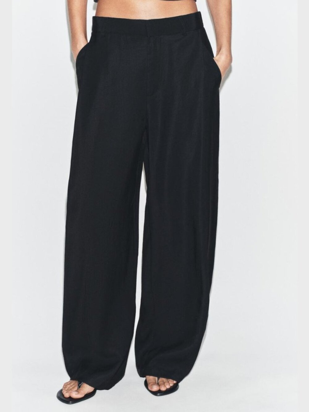 ZARA NWOT Pleated 29.5" Flowing Trousers Pants Black Small Balloon Leg Neutral